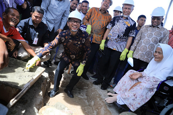 pinang Menteri Desa dan Pembangunan Daerah Tertinggal, Yandri Susanto