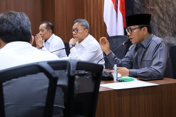 Menteri Desa dan Pembangunan Daerah Tertinggal Yandri Susanto koperasi desa merah putih