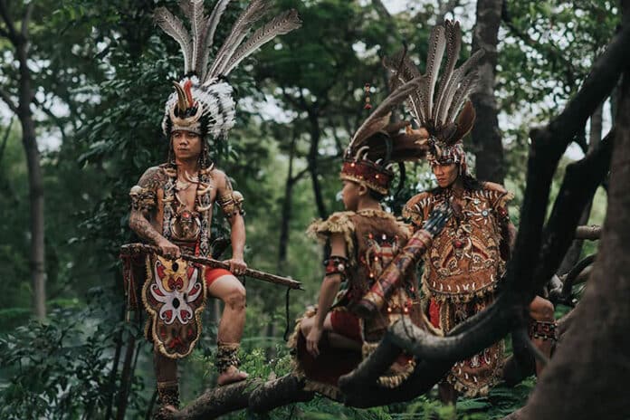 Suku Dayak